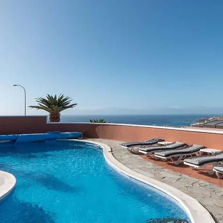 Poeta Villa *