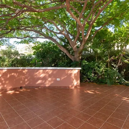 Poeta Villa *