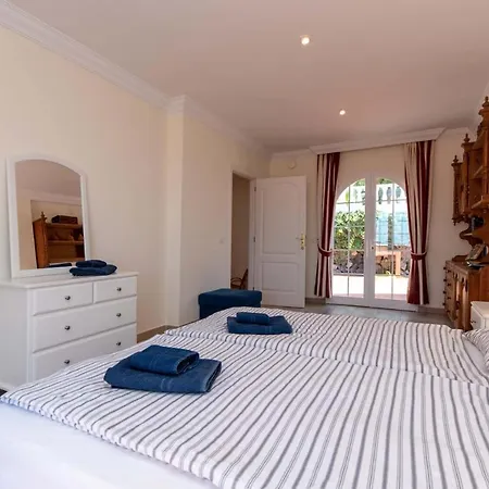 Poeta Villa Costa Adeje (Tenerife)