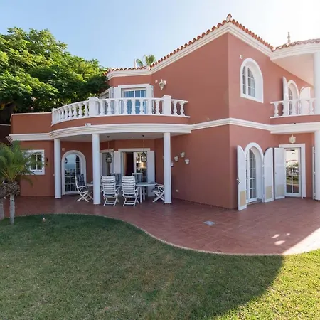 Poeta Villa *